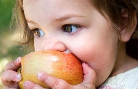多吃水果有什么好处？让孩子爱吃水果5妙招！