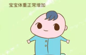 宝宝这些表现说明他不想再吃了，别再强迫孩子进食了，挺受罪的