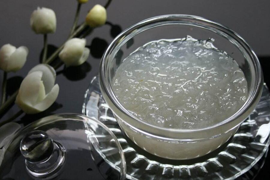 十个月的宝宝可以吃燕窝吗 孩子多吃燕窝可以吗