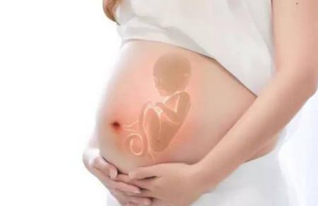 孕妇怀胎五月，却被婆婆哭劝：不能生，原因实在令人气愤！
