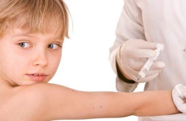 接种疫苗后有硬结、发烧是正常的吗？还有哪些异常反应要注意呢？