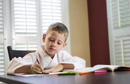作业太多总是写不完？教你几招治好孩子的拖延症！