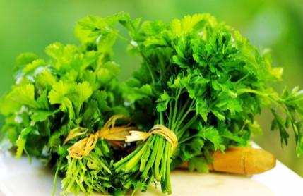 芹菜虽好，但很多人都没吃对