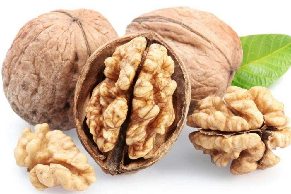 十个月的宝宝可以吃核桃吗 宝宝吃核桃要注意什么