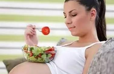 孕妇饮食营养均衡很重要！