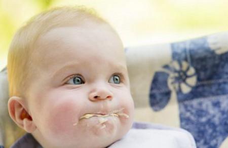 宝宝不吃奶粉、不接受奶瓶怎么办？
