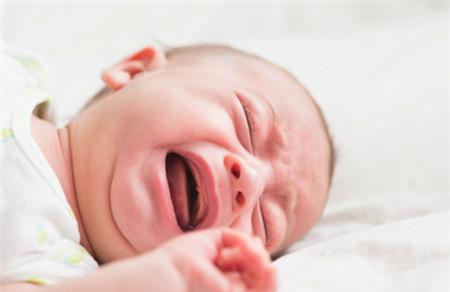 婴儿腹胀的表现 宝宝腹胀4大症状一定不要忽视
