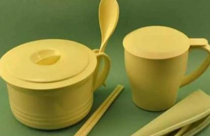 玻璃、塑料、不锈钢……宝宝天天用的餐具你真的选对了吗？