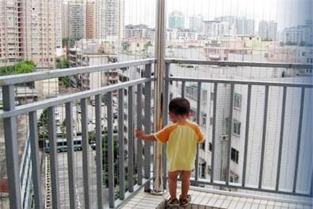 女童被关电梯坠亡 2岁女童被5岁熊孩子关电梯坠亡