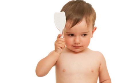 从头发上能看出小婴儿的健康状况吗 从宝宝头发看他是否健康