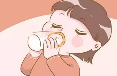 这3种白开水最好不要给孩子喝，不然喝下去不仅是水，还有细菌