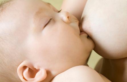 这些母乳喂养的谣言，坑了多少宝妈！