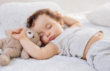 培养宝宝单独睡眠的习惯