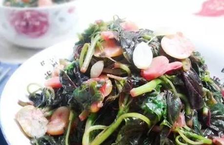 苋菜炒蚕豆的做法