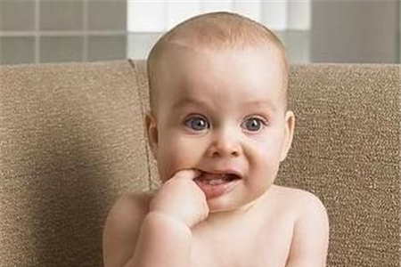 婴儿腹部抚触的手法图 婴儿抚触肚子的详细图解