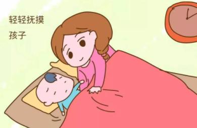 哄宝宝睡觉，却先把自己哄睡着了？其实是你的方法不对