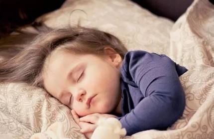 孩子一个人睡会害怕吗？如何培养孩子独睡的好习惯？