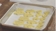 卡通饼干  让宝宝主动抓食
