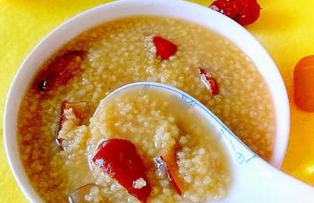 辅食加小米，促进宝宝大脑发育