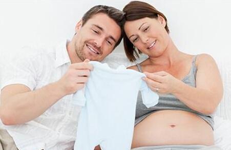 孕妈可以坐飞机吗？孕中期只是相对安全！