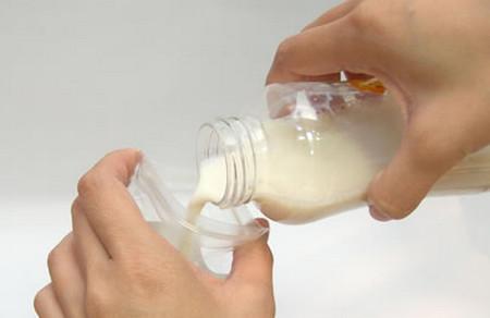 奶粉挂壁是什么原因？怎么冲调减少挂壁？