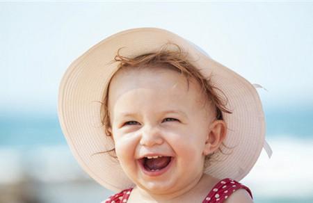 晒太阳补钙，过度晒“毁容”！80%的紫外线伤害源自童年