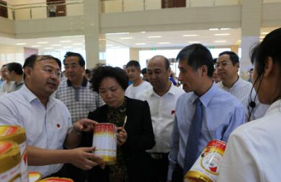 以质量提升和标准引领打造奶粉“旗帜”