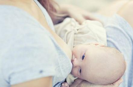 这样喂奶宝宝吃得快还不疼，正确的衔乳方式你知道吗？