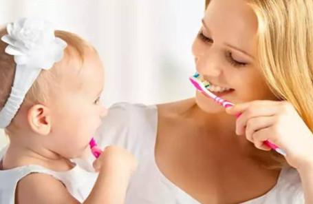 宝宝口臭当警惕