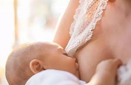 宝宝吃奶越勤 乳汁分泌越快