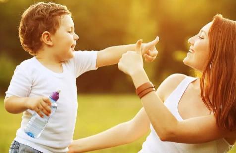 看书越多越不会教孩子了？真正懂教育的父母，都这样和孩子相处