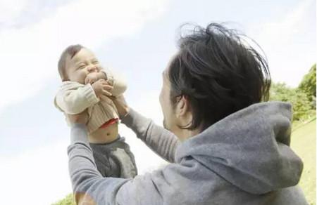 这篇教男人如何带孩子的好文！转给爸爸们看！