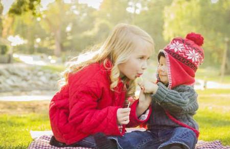 真的，别再逼孩子“分享”了