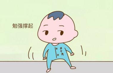 父母不要过早的干涉孩子这件事，不然孩子的腿型毁了会怪你