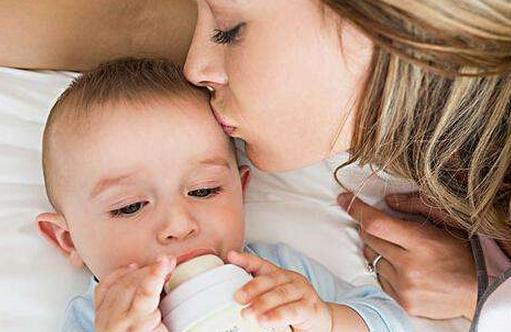 宝宝不爱喝水怎么办？6招教你“撬开”Ta的嘴！