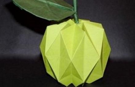 手工折纸制作：立体青苹果折纸手工教程图解
