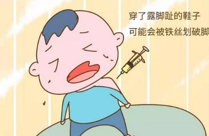 酷热夏季，这三种鞋子最好不要给孩子穿，危险性有些大