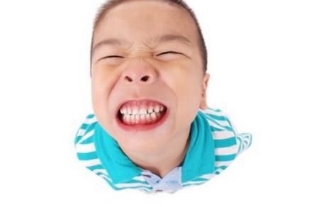 孕妈妈需提前注意：宝宝喝奶喝出个地包天