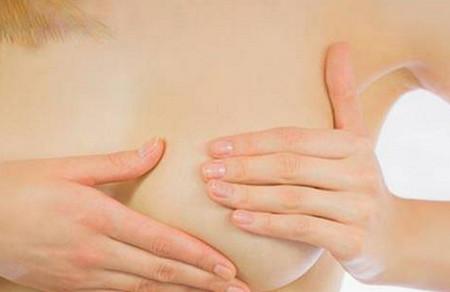 乳腺增生可以自检出来吗，身体会有哪些症状呢？