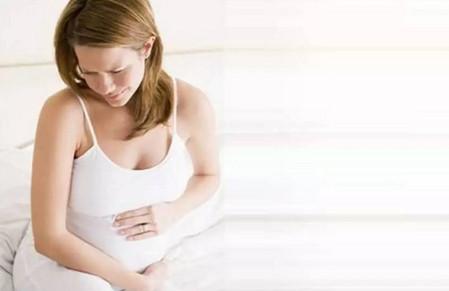孕期便秘，太过用力孩子被排出？