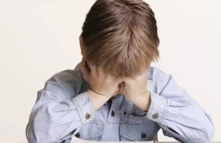 吃糖伤眼？这是对的，不能让孩子多吃糖了~