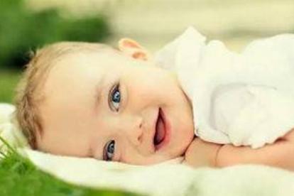 双眼皮的父母会生出单眼皮的孩子吗？