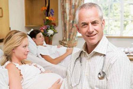 分娩期快到了，这种又痛又羞的“内检”检查要来了！