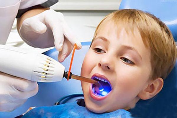 宝宝乳牙磕伤了怎么办 孩子牙齿磕伤如何处理