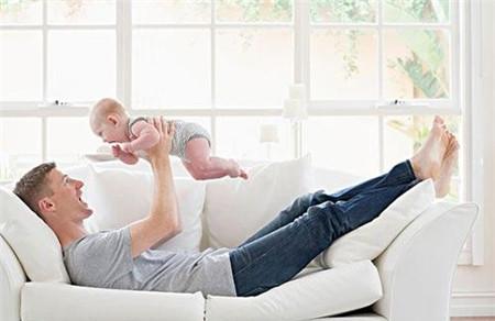 生完孩子以后，老公做了什么才是爱你的表现呢？