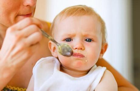 宝宝爱含饭怎么办 孩子爱含饭在嘴里该怎么办