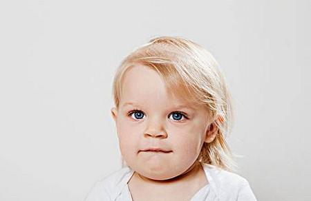 孩子为什么会咬嘴唇？咬嘴唇的危害是什么？如何纠正?