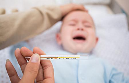 宝宝烧到多少度算发烧？哪些情况必须马上看医生？