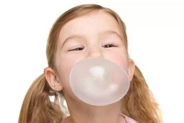 宝宝可以吃口香糖吗 宝宝误吞口香糖该怎么办