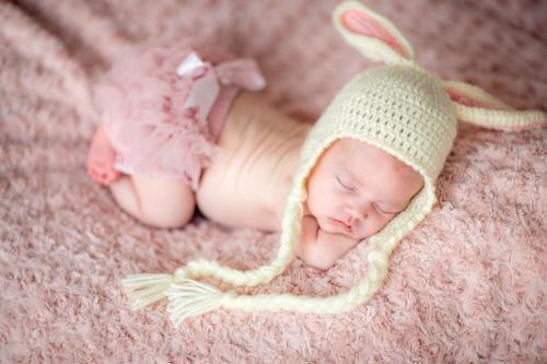 女宝宝也会来月经怎么回事 刚出生的女宝宝竟然会来“月经”